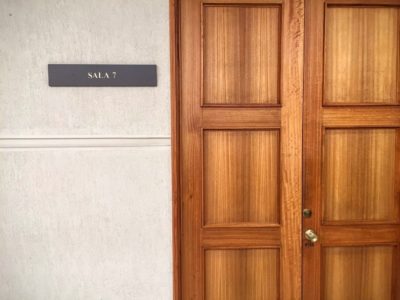 La Puerta Cerrada De La Comisión