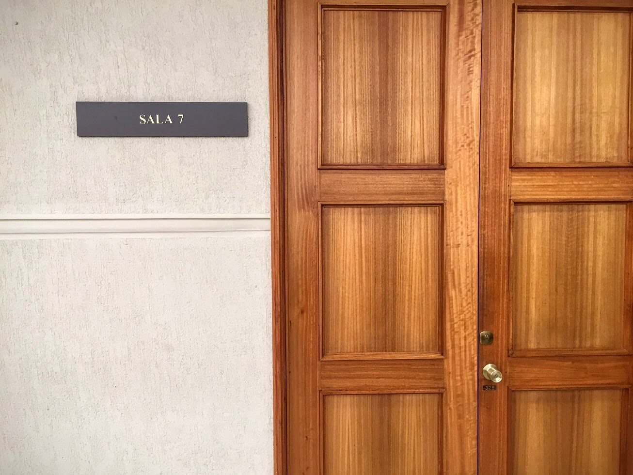 La puerta cerrada de la comisión